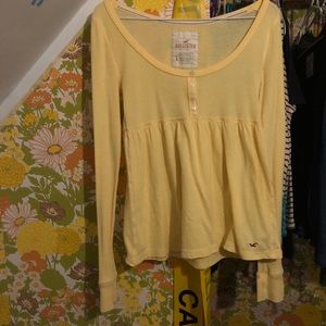 Yellow Hollister baby doll long sleeve shirt! Fits like a medium the best